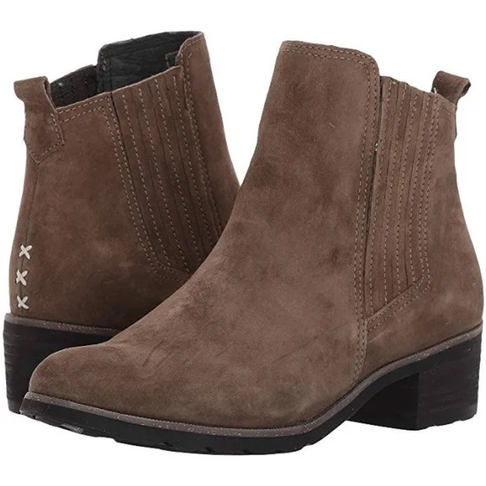 Reef Voyage Water Resistant Suede Chelsea Boots